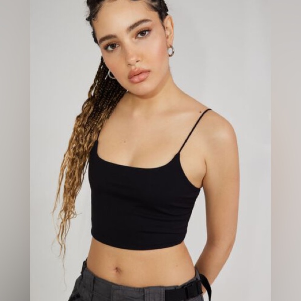 Garage Sierra Furtado tank